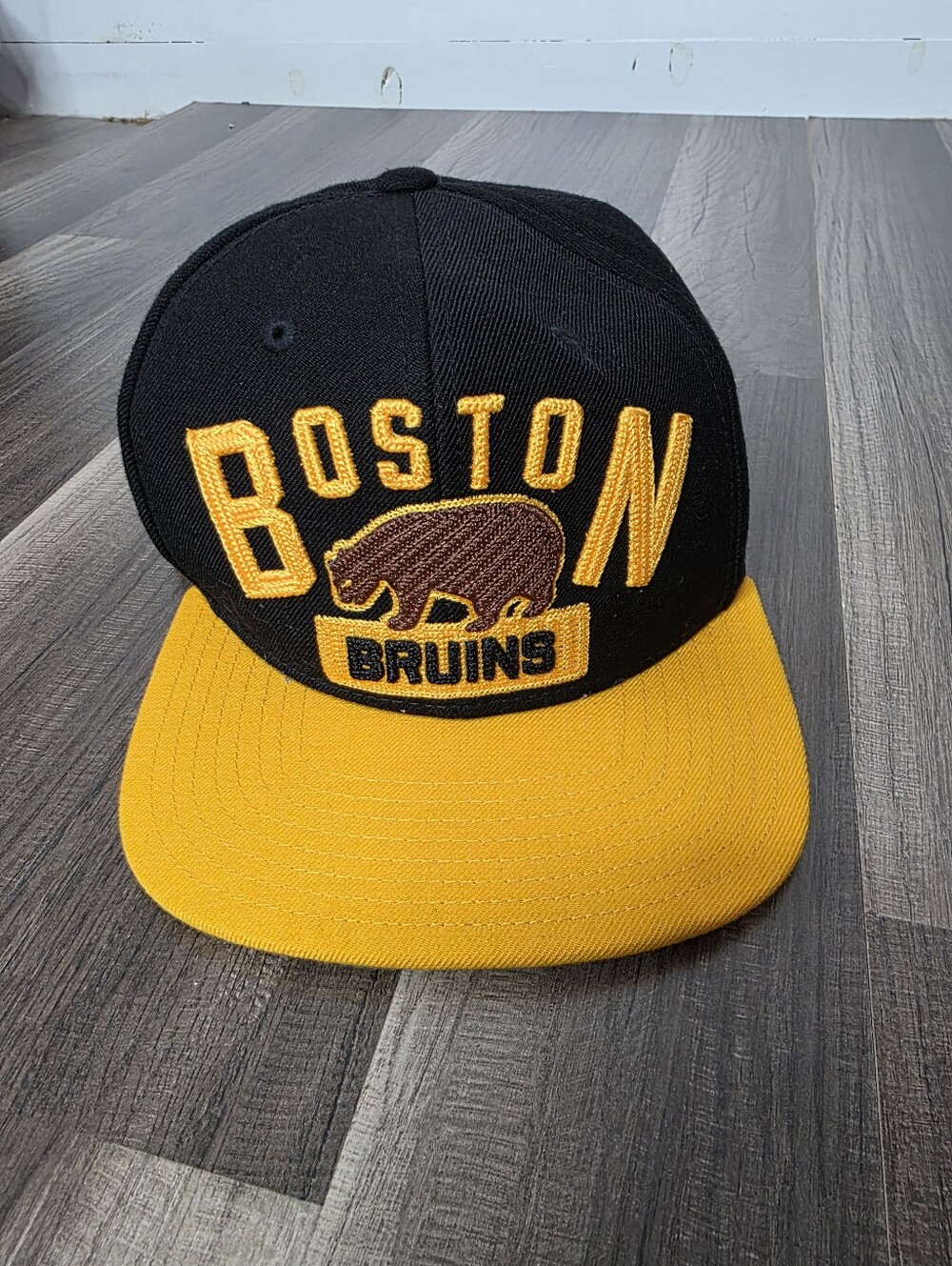 NWOT Boston Bruins Reebok Center Ice Snapback Hat 100% Wool Gameday Streetwear